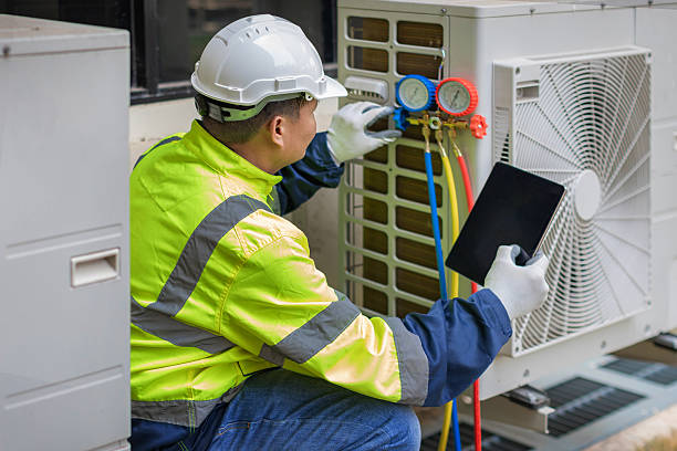 Professional Hvac technician working in Kingwood, TX